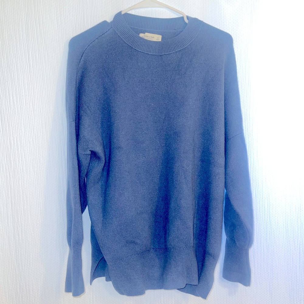 ABERCROMBIE SWEATER